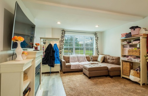 Stone Tavern House | Cozy 3-bedroom house in enjoyable East Windsor with AC, WiFi & car charging