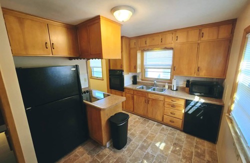 Near South House | Cozy 3-Bedroom Townhome in Historic Lincoln