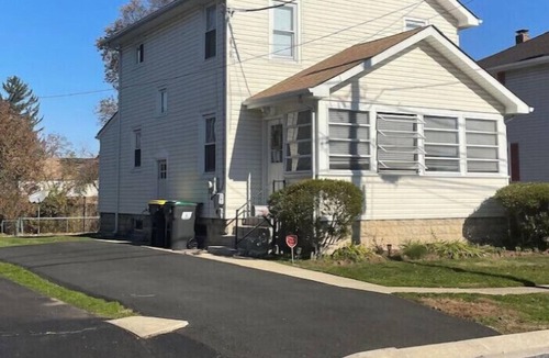 Wilmington Apartment | Cozy 3 BR & small fenced yard