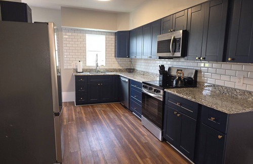 Little Creek House | Cozy 3BR/2Bath Retreat on Half Acre Near Dover Attractions DE Turf