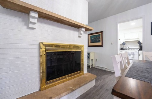 Woodburn House | Cozy 3BR townhouse near WVU, Hospitals, Interstate
