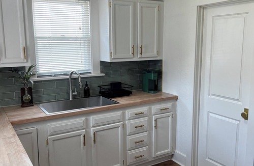 Benson House | Cozy 4 bedroom/2 bath home in desired Benson District!