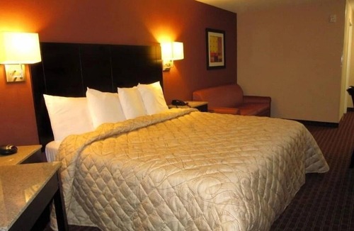 Monmouth Junction Hotel | Cozy Amenities & Complimentary Breakfast Close to Golf Clubs