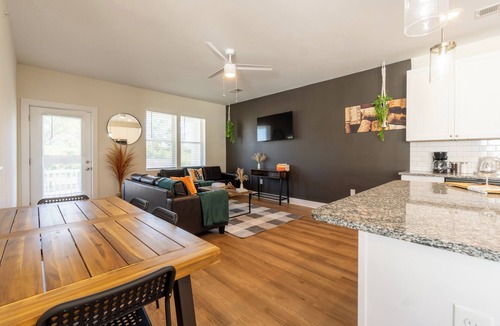 Wilmington Apartment | Cozy Airbnb in Wilmington! Enjoy this charming space with modern amenities, close to downtown, beach