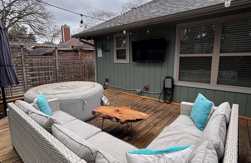 Georgetown House | Cozy and cheerful three bedroom home with hot tub.