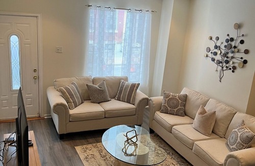 Point Breeze House | Cozy and Clean home Conveniently located in South Phila.