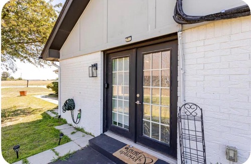 Yukon House | Cozy and comfortable private room and bathroom