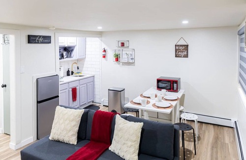 Union City Apartment | Cozy and convenient studio w/3 beds 10min frm NYC
