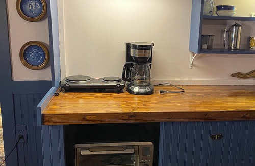 Kearney Apartment | Cozy and Eclectic 2-bedroom basement apartment in charming Kearney