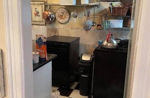 Downtown Wilmington House | Cozy and Fully Furnished Room In A Beautiful House Within Few Steps To Hospitals