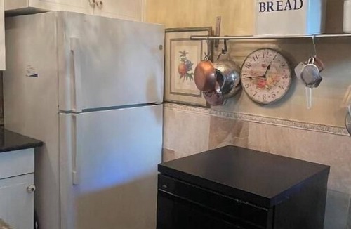 Downtown Wilmington House | Cozy and Fully Furnished Room In A Beautiful House Within Few Steps To Hospitals