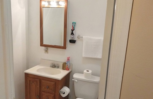 Pasadena House | Cozy and peaceful BASEMENT in a house, close to different restaurants and a park