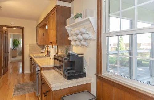 Macon House | Cozy and Roomy Getaway in Macon - Perfect for Groups