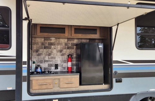 Piney Green House | Cozy and Serene 1-bedroom RV for weekend getaways