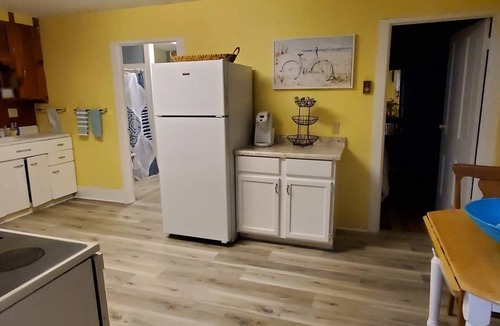 Wabasha Apartment | Cozy Apartment & Deck 1/2 Min. from Mississippi River & National Eagle Center.