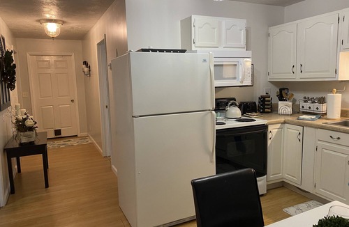 Kodak House | Cozy Apartment (sleeps 6)
