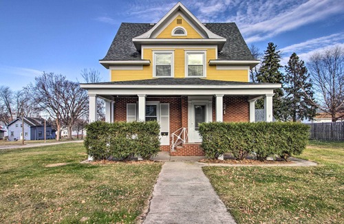 Appleton House | Cozy Appleton Getaway w/Screened-In Porch + Yard!
