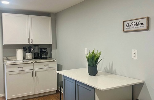 Iselin Apartment | Cozy apt in Woodbridge for short and long term rental. Everything Included!