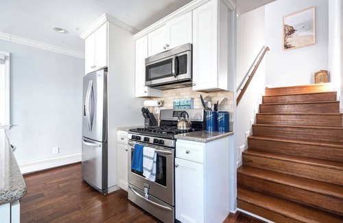 Sea Bright House | Cozy Beach Block 2BR Home ~ Private yard with BBQ grill & Lounging Rooftop deck