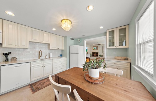 Beach Haven Terrace House | Cozy Beach Haven Terrace Home, 1 Block From Beach, Restaurants & Wawa!