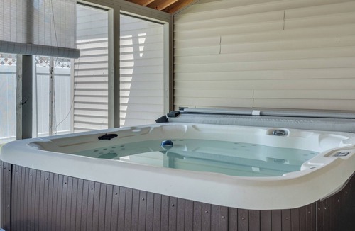 Villas House | Cozy Beach house in Cape May, Jacuzzi, Game Room, Family and Pet Friendly
