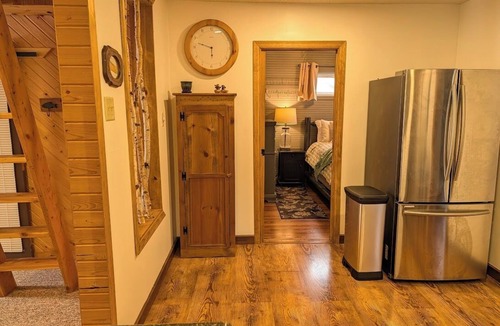 Madison Lake Cabin | Cozy Birchwood Cabin on Duck Lake