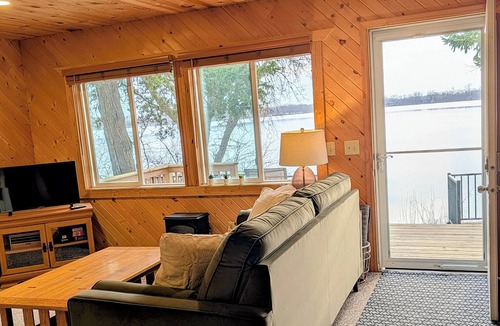 Madison Lake Cabin | Cozy Birchwood Cabin on Duck Lake