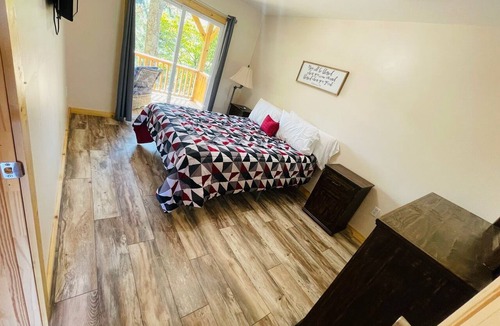 Horton Cabin | Cozy Cabin by Turtle Creek w/pond view