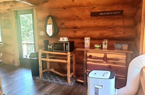 Spearfish Cabin | Cozy Cabin nestled on the side of our 21 acre mountain - 10 min to Spearfish!