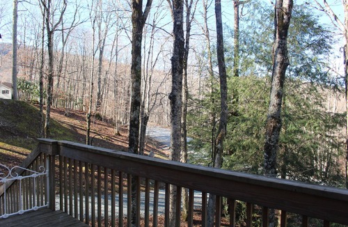 Charter Hills Cabin | Cozy Cabin on Beech