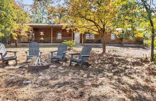 South Carolina Lakes & Blackwater Rivers Cabin | Cozy Cabin on Chateau | Waterfront | Sleeps 12