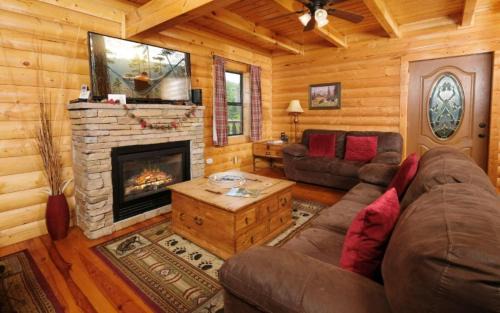 Gatlinburg Villa | Cozy Cabin