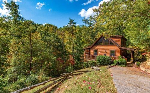 Gatlinburg Villa | Cozy Cabin
