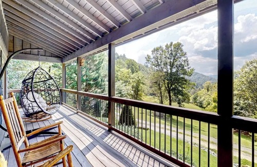 Sugar Grove Cabin | Cozy Cabin-WiFi, Game room, mountain views, hot tub fully stocked, Pet Friendly!