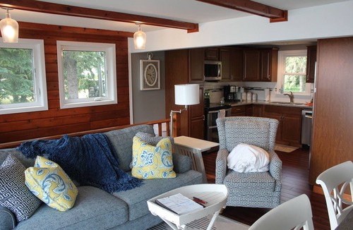 Darwin Cabin | Cozy cabin with beautiful view right on the lake