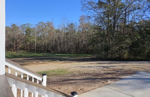 Phenix City Ski Chalet | ​Cozy cabin with Grill, Laundry, Deck, Trailer Parking, 14 miles to Ft Benning