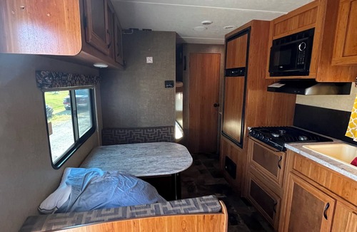 Mitchell RV Rental | Cozy campground in serene Mitchell with WiFi, AC