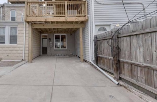 Highlandtown House | Cozy Canton Home with Rooftop Deck + Private Parking