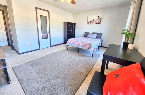 Greenbrier West House | Cozy Center Coastal Getaway! Close to Beaches, Bases and Hospitals.