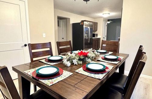 Oskaloosa House | Cozy Christmas 3-bedroom home