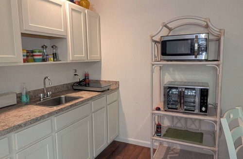 Millville Apartment | Cozy Coastal Charmer 10 Minutes to Bethany Beach
