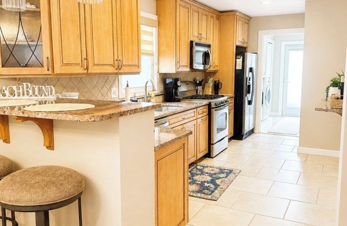 Ventnor City House | Cozy Coastal Retreat- Walk to the Beach, Pier, and more!