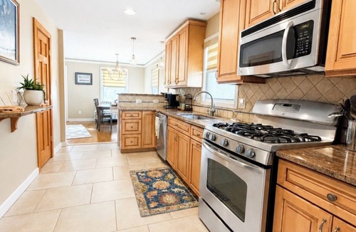 Ventnor City House | Cozy Coastal Retreat- Walk to the Beach, Pier, and more!