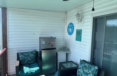 Camdenton Condo | Cozy, comfortable 2-bedroom condo with panoramic views and perfect location.