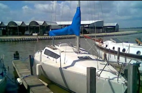 Belmar Boat Rental | Cozy, Comfy and Quaint Blue Sailboat