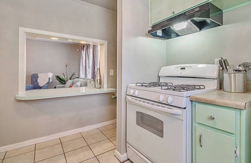 Central Oklahoma City Apartment | Cozy & Comfy - Few blocks away from Plaza District