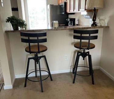 South View Apartment | Cozy Condo with Free Wifi/Cable