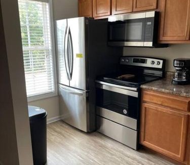 South View Apartment | Cozy Condo with Free Wifi/Cable