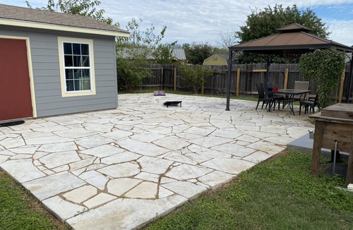 Montopolis House | Cozy Cottage Close to COTA, ACL, SXSW, kids welcome!