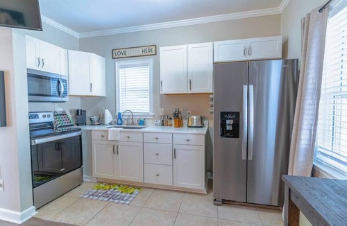 Montgomery Apartment | Cozy Cottage Hill 1BR | Serene Pet-Friendly Escape